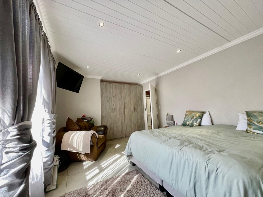 2 Bedroom Property for Sale in Potchefstroom North West